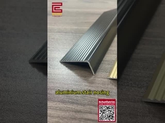 Декоративные черные металлические лестничные носовые решетки нескользящие виниловые лестничные носовые формы